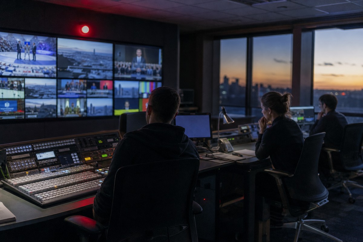 CBS News onder Bari Weiss: interne ruzie over het woordgebruik in transberichtgeving